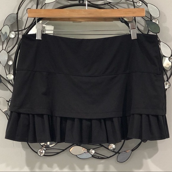 Soft Pleated Hem Black Tennis Skirt / Skort - Picture 8 of 8